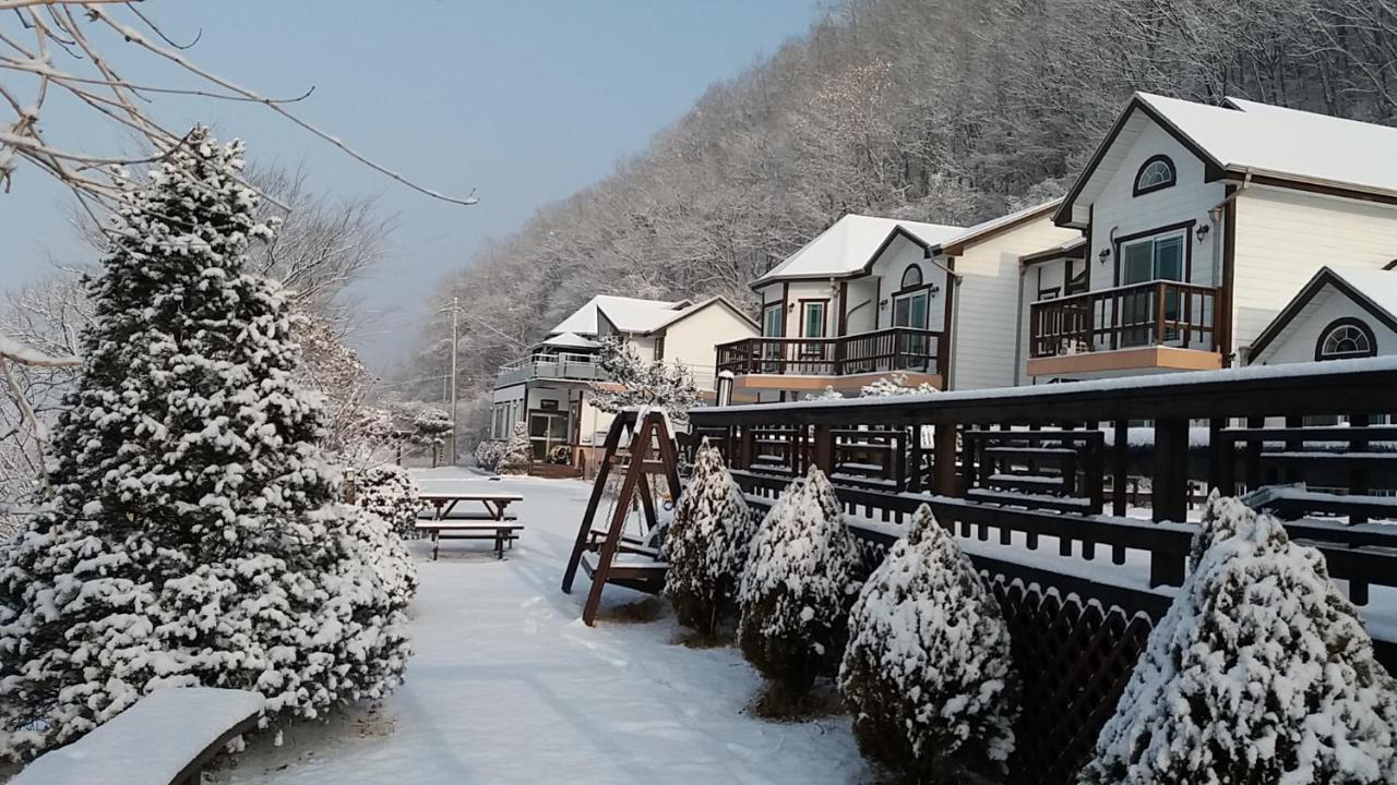 Forest Of Color Pension Hongcshon Kültér fotó