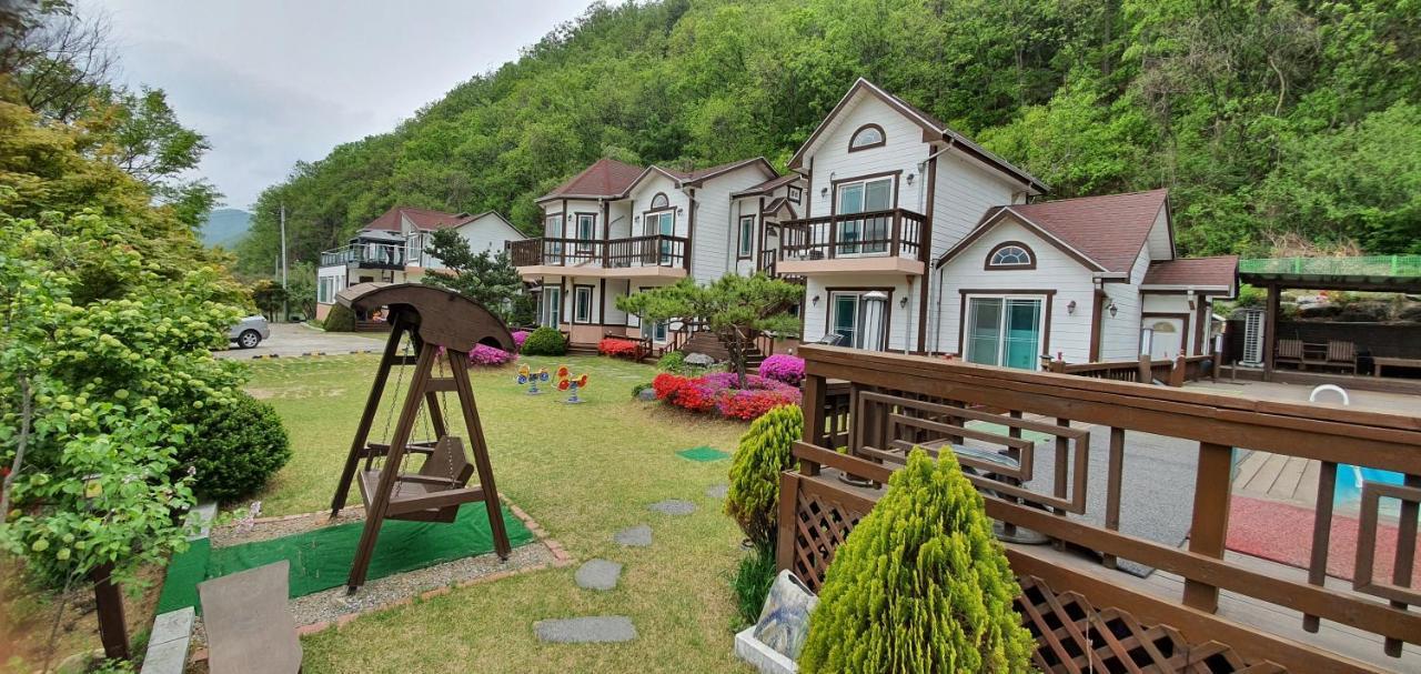 Forest Of Color Pension Hongcshon Kültér fotó
